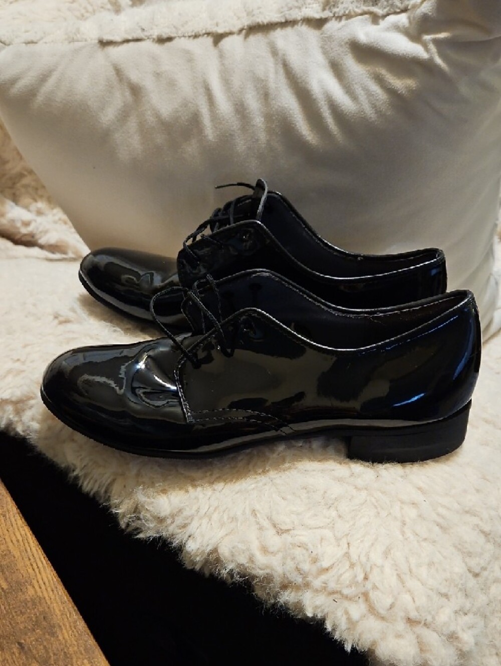 Capps Shoe Co. Women's Patent Leather Uniform Oxfords - Shiny Black - Size 9W
